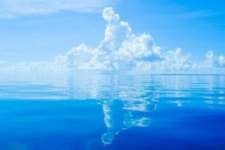 海と雲.jpeg